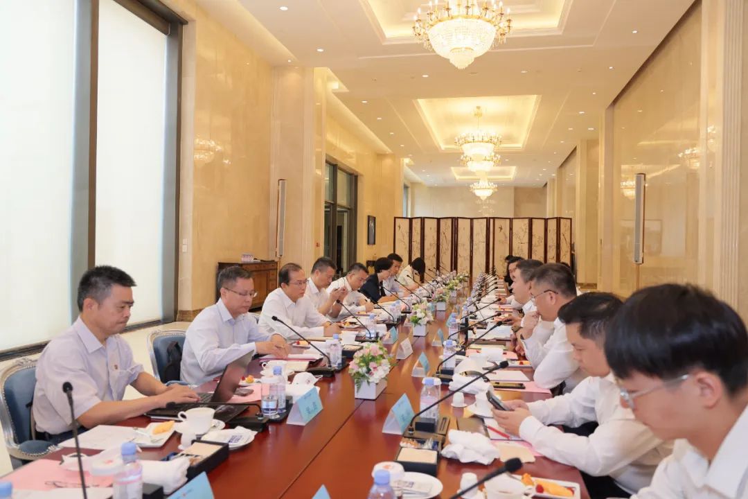 華為電力數(shù)字化軍團CEO孫福友與國家電投總經理江毅會談