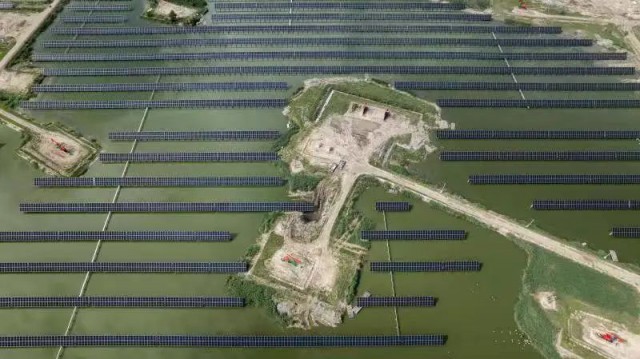 18.73MW！中石油首個(gè)水面光伏項(xiàng)目并網(wǎng)發(fā)電