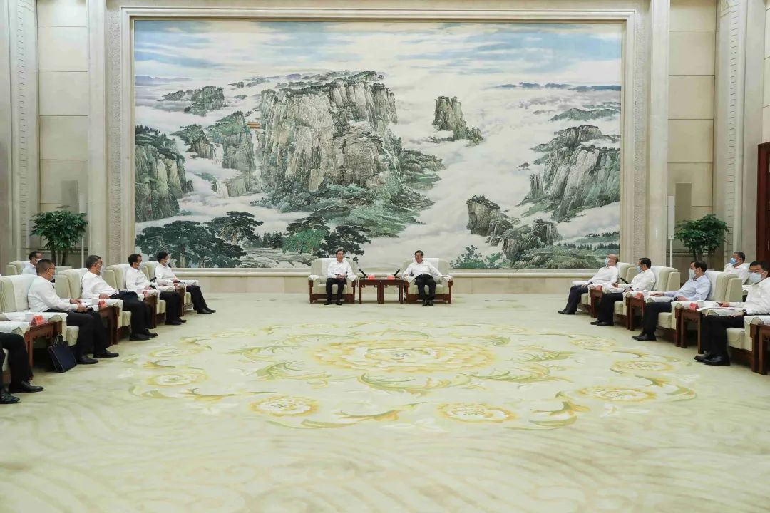 國家電網(wǎng)董事長辛保安與河北省委書記倪岳峰、省長王正譜會談