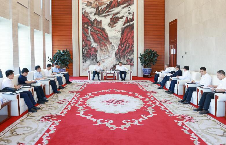宋海良與武漢理工大學(xué)黨委書記信思金、校長楊宗凱座談