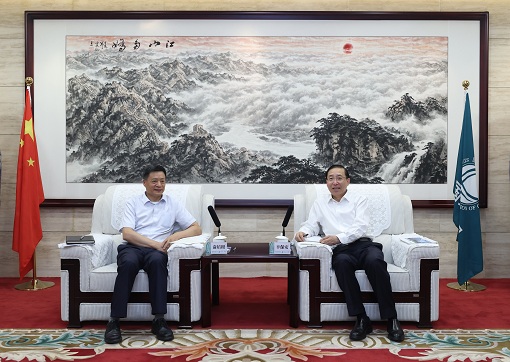 國家電網(wǎng)有限公司董事長、黨組書記辛保安與東方電氣集團董事長俞培根會談