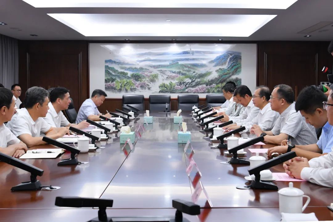 江毅拜會(huì)陳浩、南存輝并調(diào)研駐浙企業(yè)