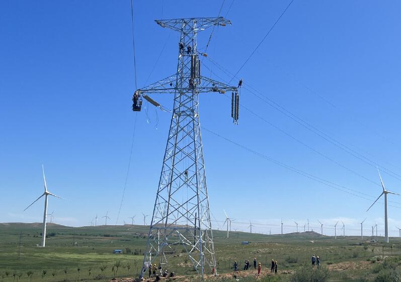220千伏海春線、中海油化德風電場35千伏集電線路順利改造完成