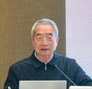 周大地：動(dòng)力電池發(fā)展迅猛，氫燃料或?qū)⒊鼍? width=
