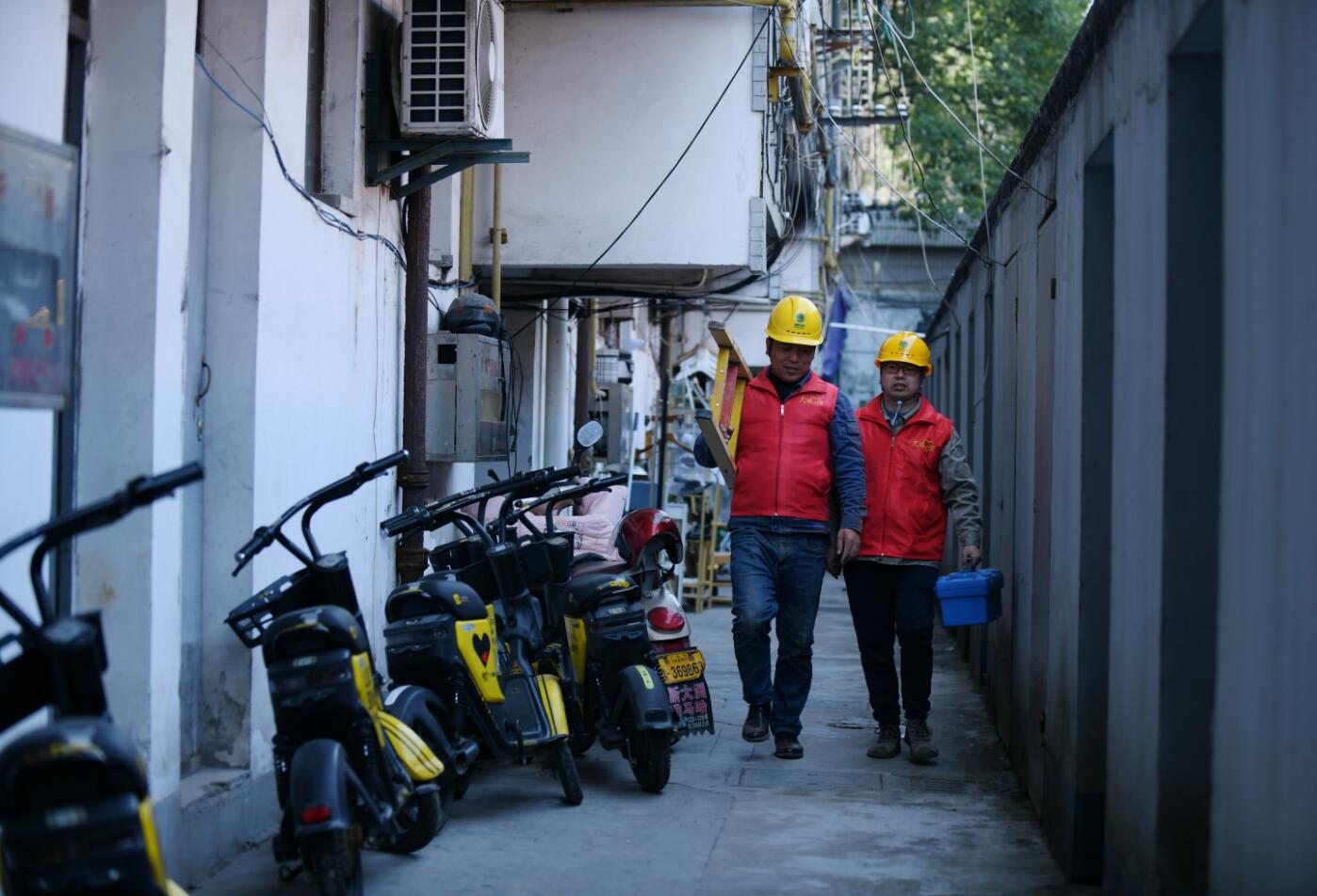 國(guó)網(wǎng)余姚市供電公司：“點(diǎn)亮黑樓道2.0”，借“光”照亮居民歸家路