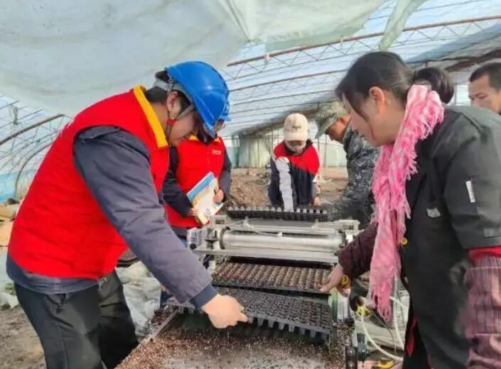 國(guó)網(wǎng)新疆電力公司貼心服務(wù)，為春耕春灌用電保駕護(hù)航