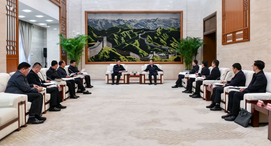 大唐集團黨組書記、董事長鄒磊與青海省海南州委書記呂剛、州長尕瑪朋措會談