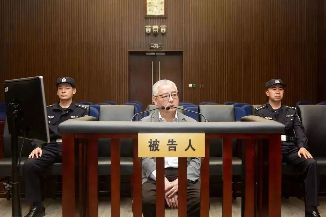 被控受賄1.56億，原上海電氣集團(tuán)股份有限公司總裁、董事長(zhǎng)鄭建華受審