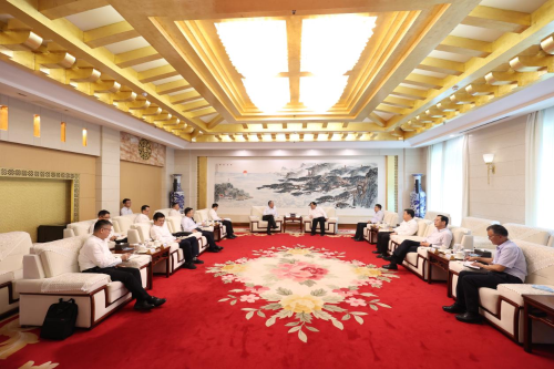 中國電建黨委副書記、總經(jīng)理王斌與山東省委常委、煙臺(tái)市委書記江成會(huì)談