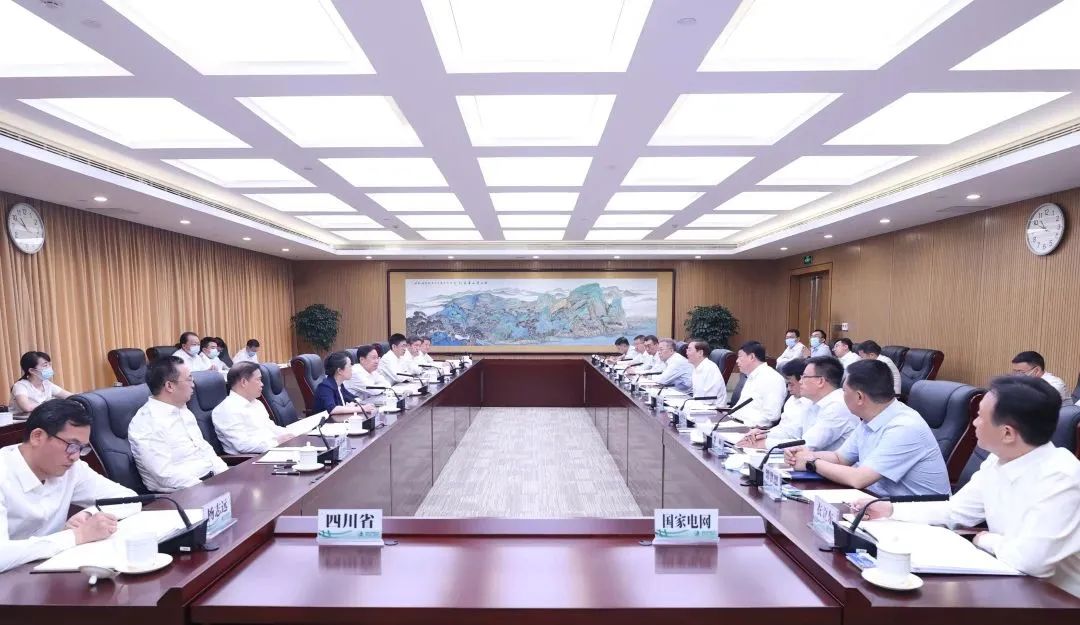 國家電網(wǎng)董事長辛保安、總經(jīng)理張智剛與四川省委書記王曉暉會(huì)談