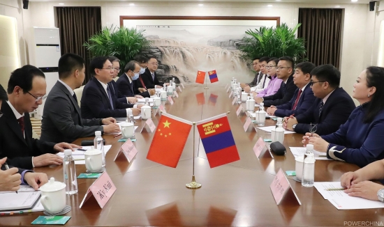 丁焰章參加國務(wù)院國資委會見蒙古國國資委活動(dòng)