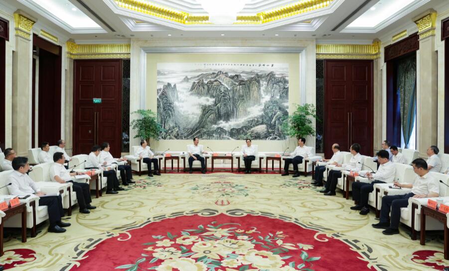 中國電建黨委書記、董事長丁焰章拜會貴州省委書記徐麟、省長李炳軍