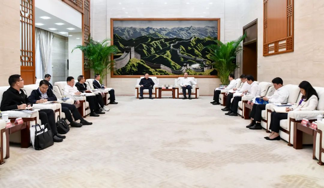 大唐集團(tuán)有限公司黨組書記、董事長鄒磊與廣西壯族自治區(qū)國資委黨委書記秦如培會(huì)談
