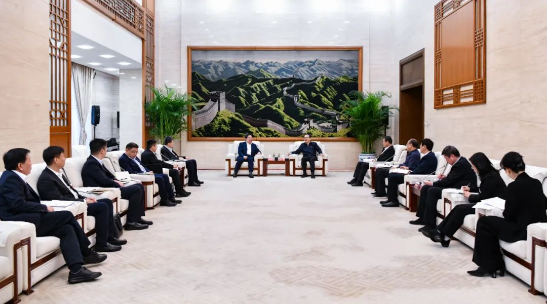 中國(guó)電氣裝備白忠泉董事長(zhǎng)、周群總經(jīng)理拜訪中國(guó)大唐董事長(zhǎng)鄒磊
