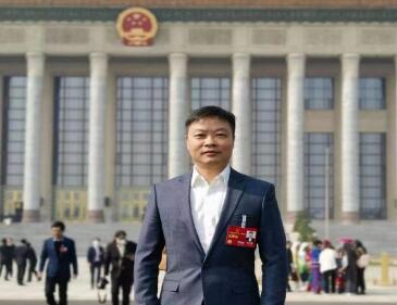 【兩會(huì)好聲音】全國(guó)人大代表、小鵬汽車(chē)董事長(zhǎng)何小鵬：探索限定場(chǎng)景無(wú)人駕駛法規(guī)，助力車(chē)網(wǎng)融合和低空經(jīng)濟(jì)騰飛