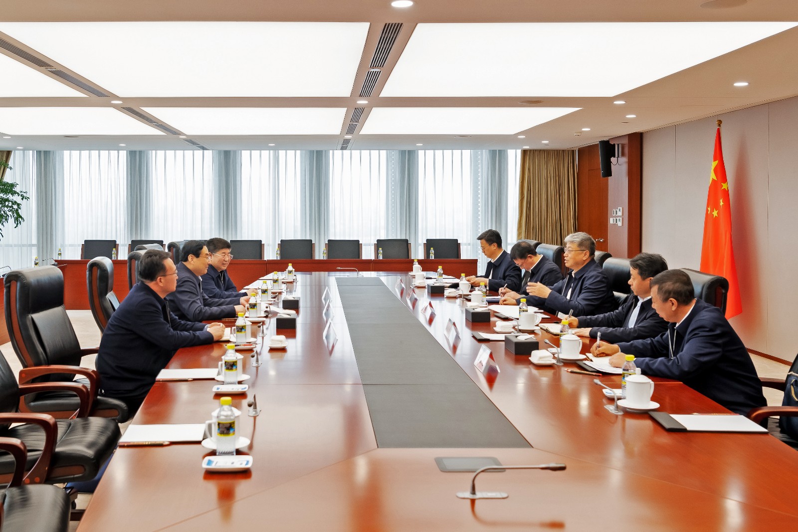 國家能源集團黨組書記、董事長劉國躍會見陜西省政協(xié)副主席、榆林市委書記張曉光