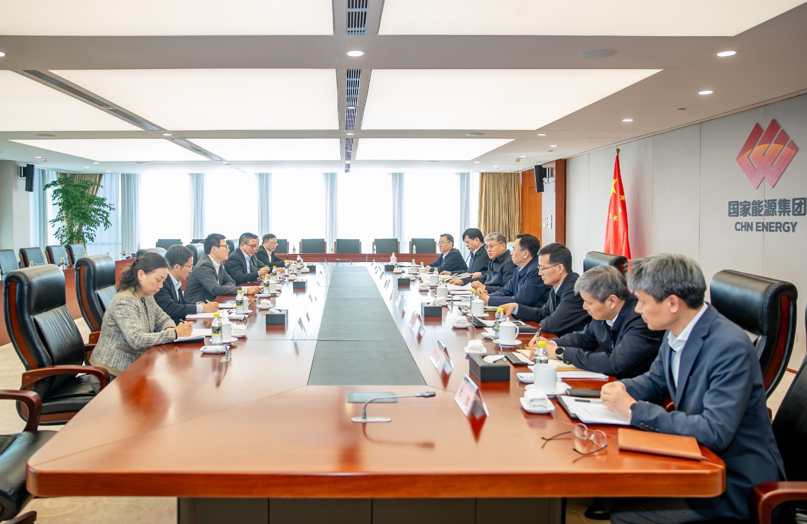 國家能源集團(tuán)黨組書記、董事長劉國躍會(huì)見上海電氣集團(tuán)黨委書記、董事長吳磊