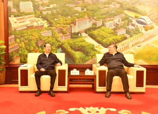 中國電建黨委書記、董事長丁焰章與華中科技大學(xué)校長尤政會談