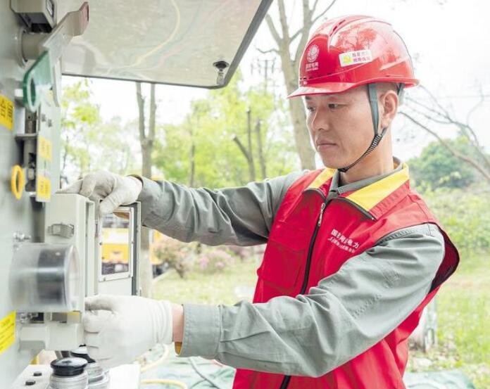 賀彪：星城萬家燈火，“帶電護(hù)衛(wèi)”用心守候