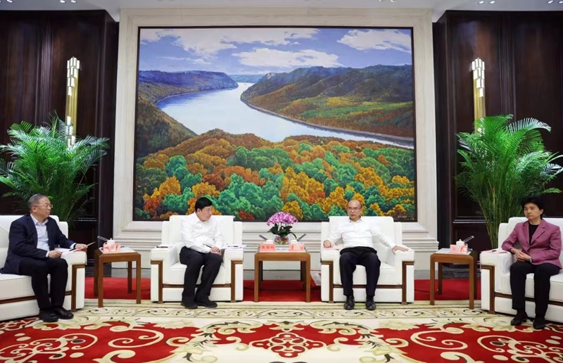 黑龍江省委書記許勤、省委副書記梁惠玲會(huì)見國(guó)家電網(wǎng)董事長(zhǎng)張智剛一行